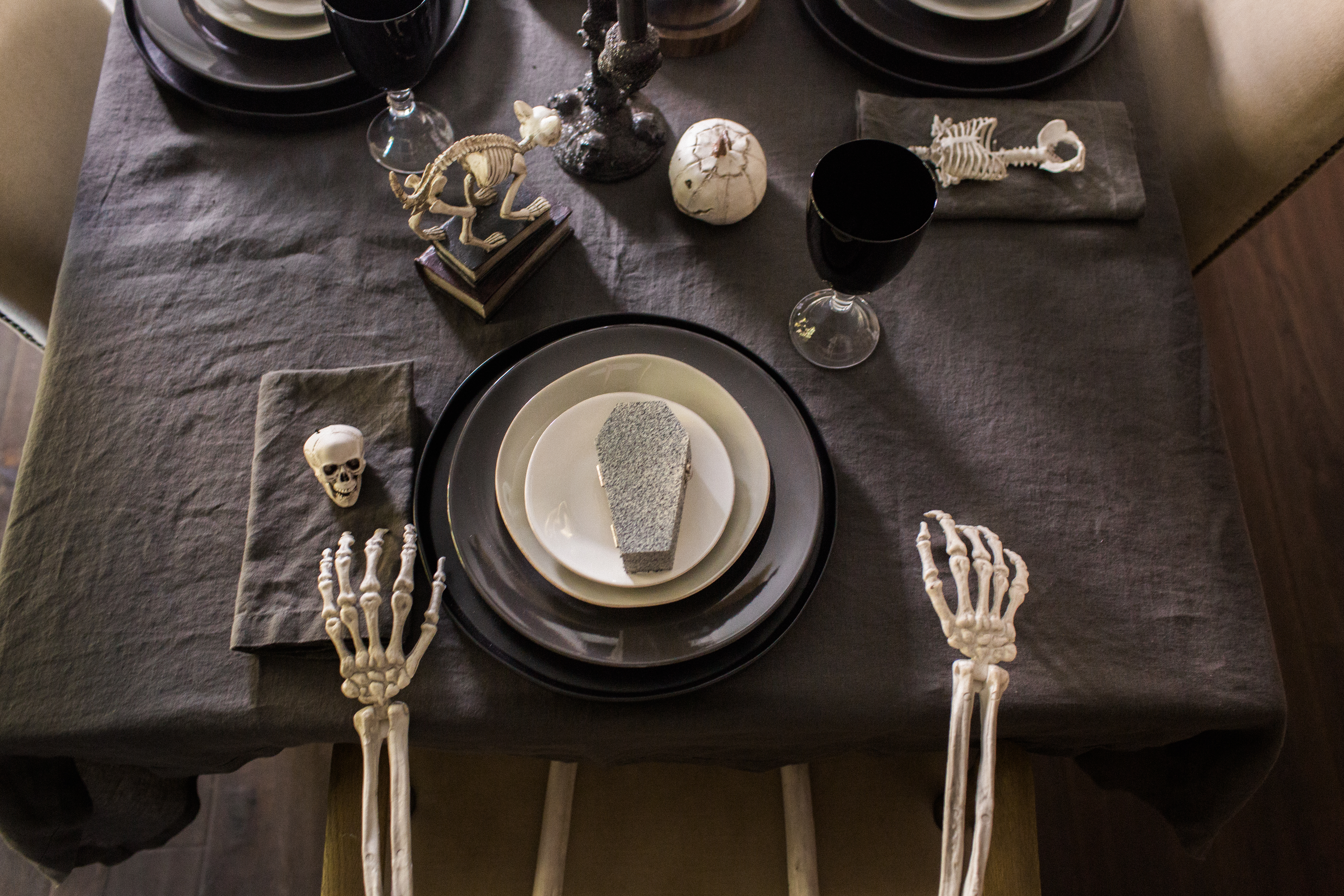 Spooky Fun (and DIY!) Halloween Table Decor