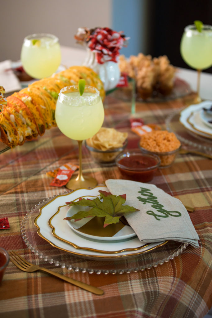 friendsgiving table