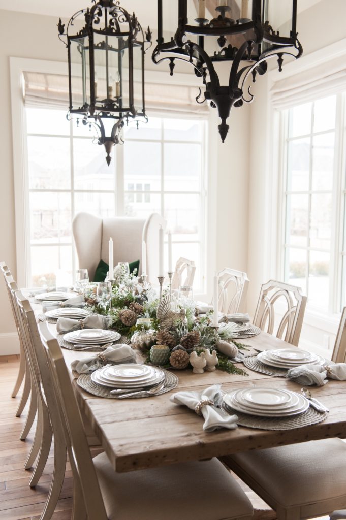 white thanksgiving tablescape