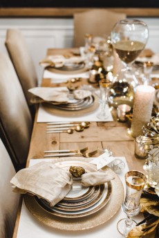 A Sparkly, Gold, and Glamorous New Year's Eve Dinner