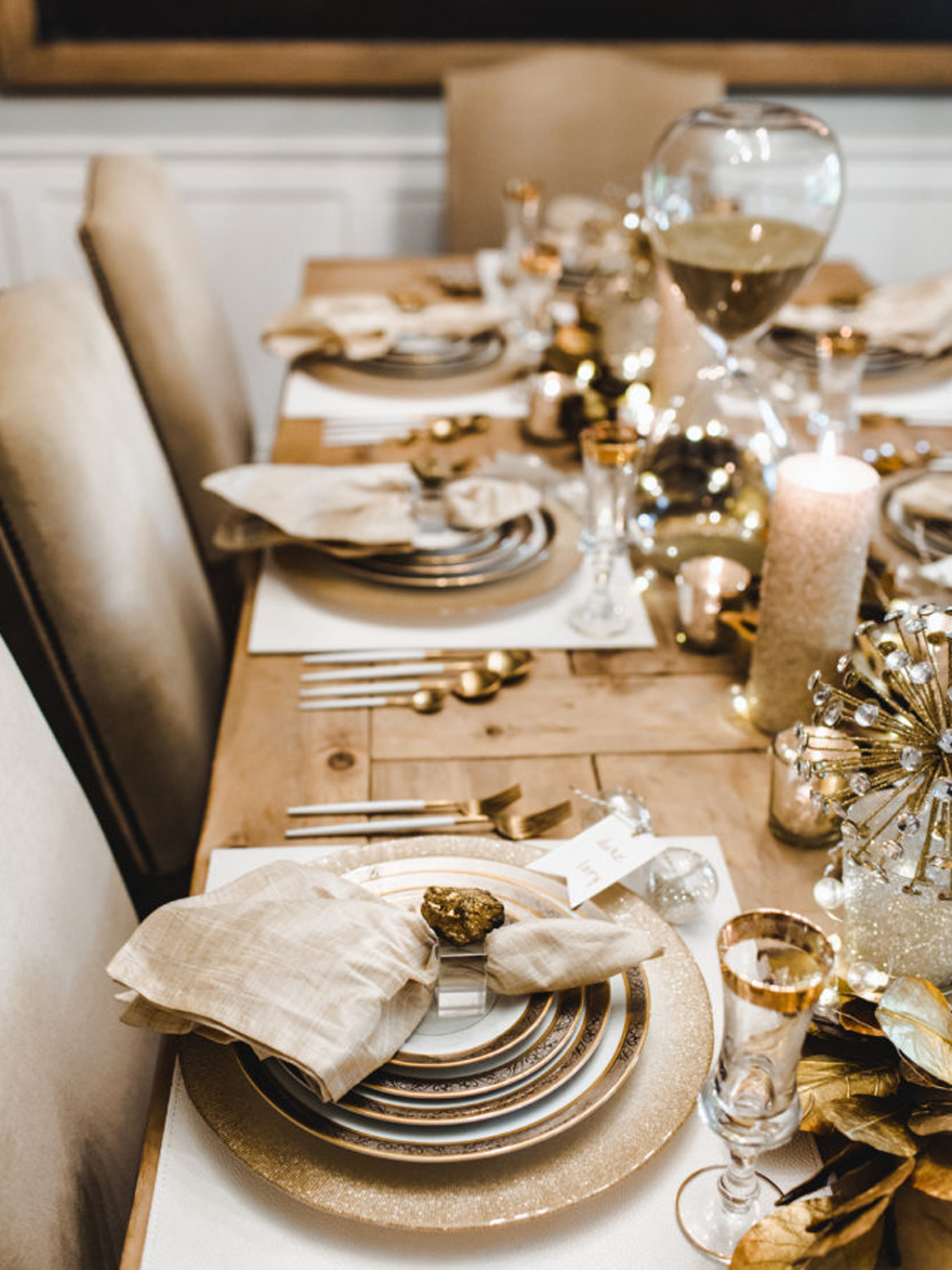 A Sparkly, Gold, and Glamorous New Year’s Eve Dinner