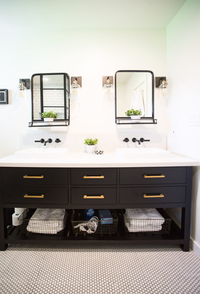 black and white bathroom