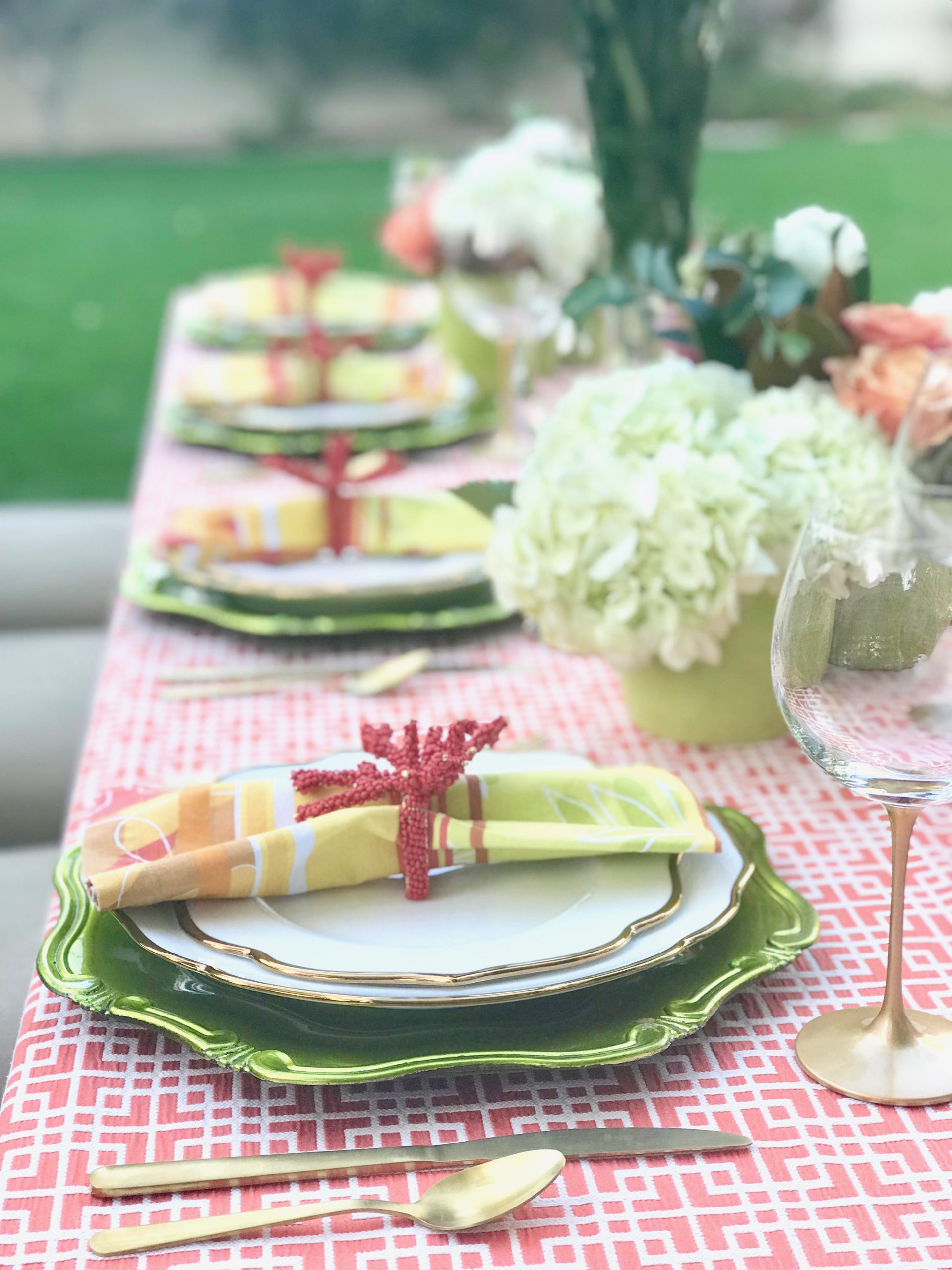 Coral and Lime Table: Dinner on the Lawn
