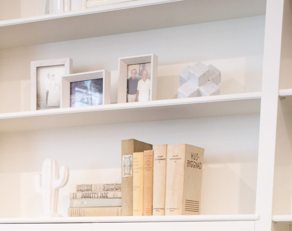 bookshelf styling