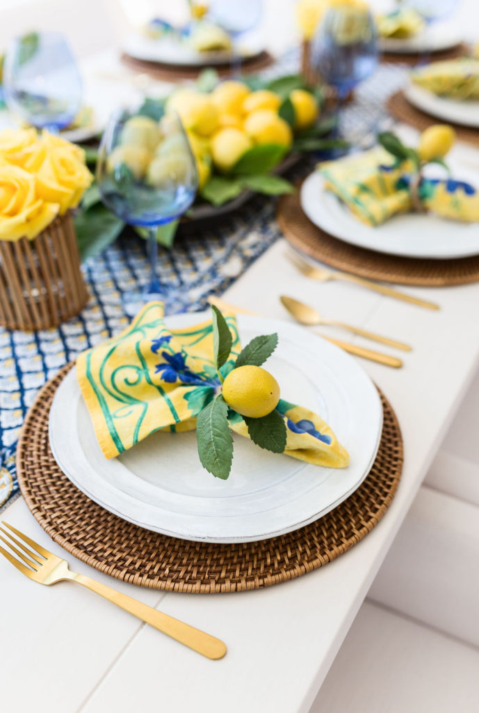 Setting a table in style - Canard-Duchêne