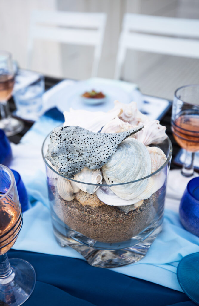 Ocean-Inspired Dinner Party: Waves of Blues - to have + to host