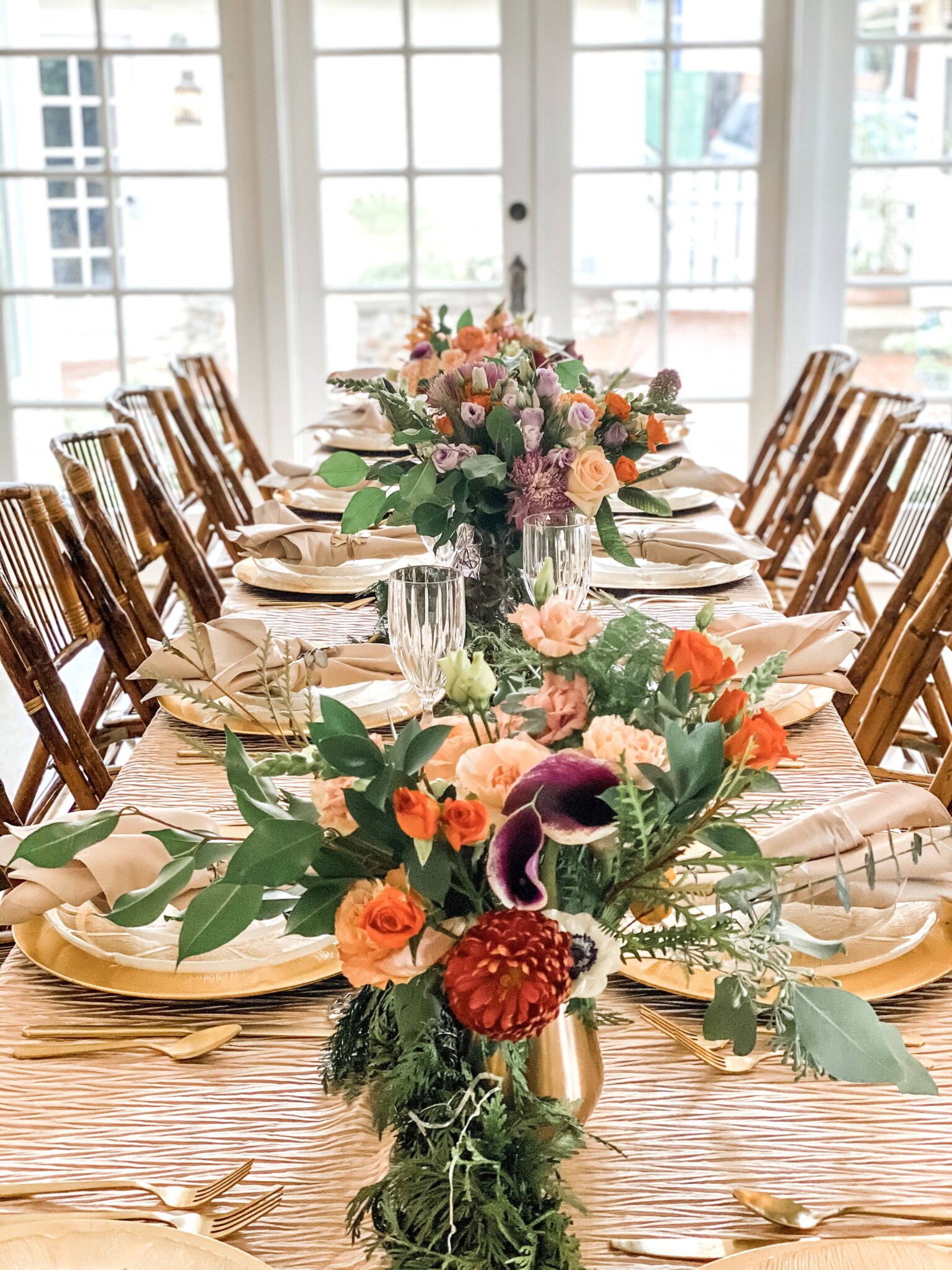 Beautiful Table Setting: Blush, Coral and Violet - to have + to host