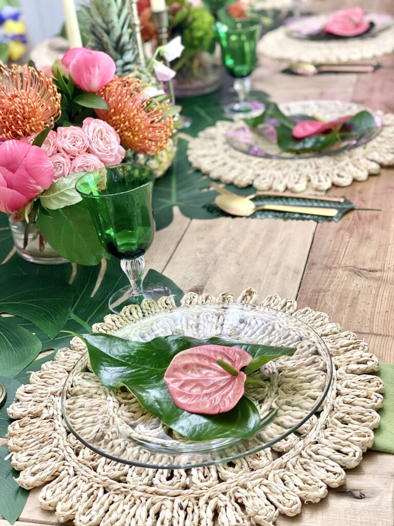 Tropical Birthday Party: Hawaiian-Inspired - to have + to host