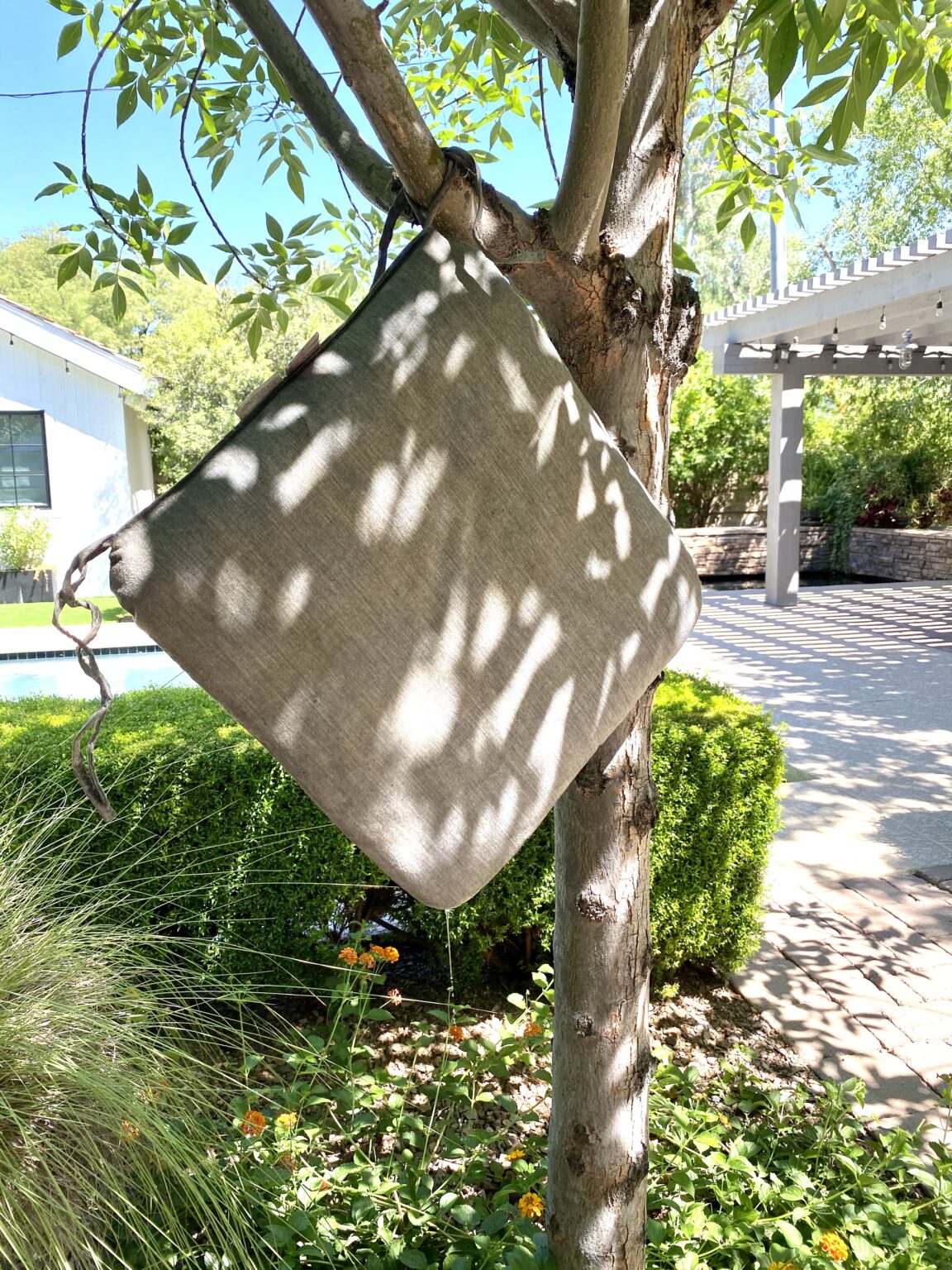 Tricks on Cleaning Outdoor Cushions Quickly and Effectively to have