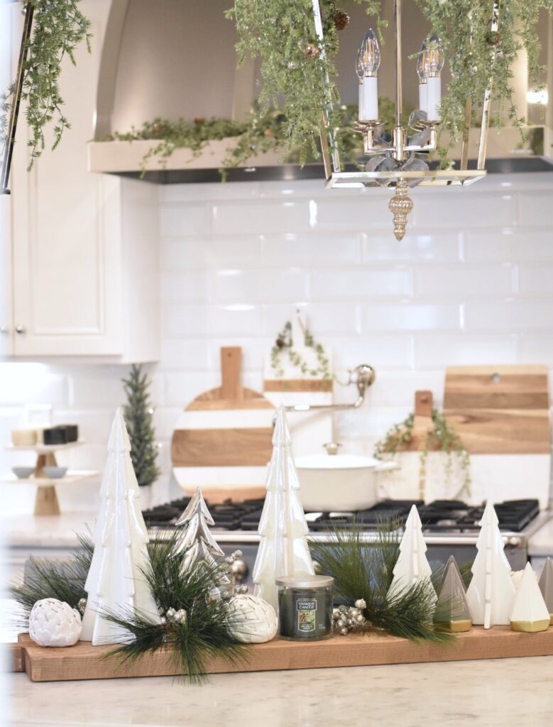 Enchanting Christmas Decorations for Your Kitchen Island