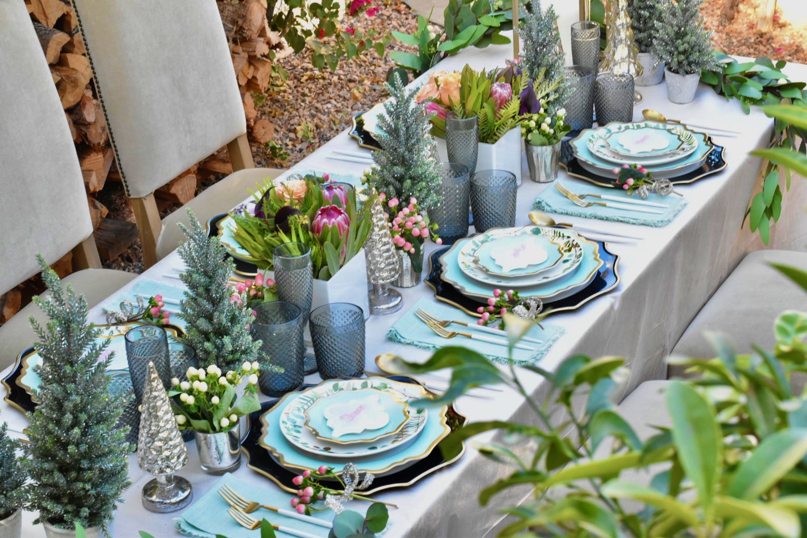 Christmas Table Setting Dinner in the Garden to have to host