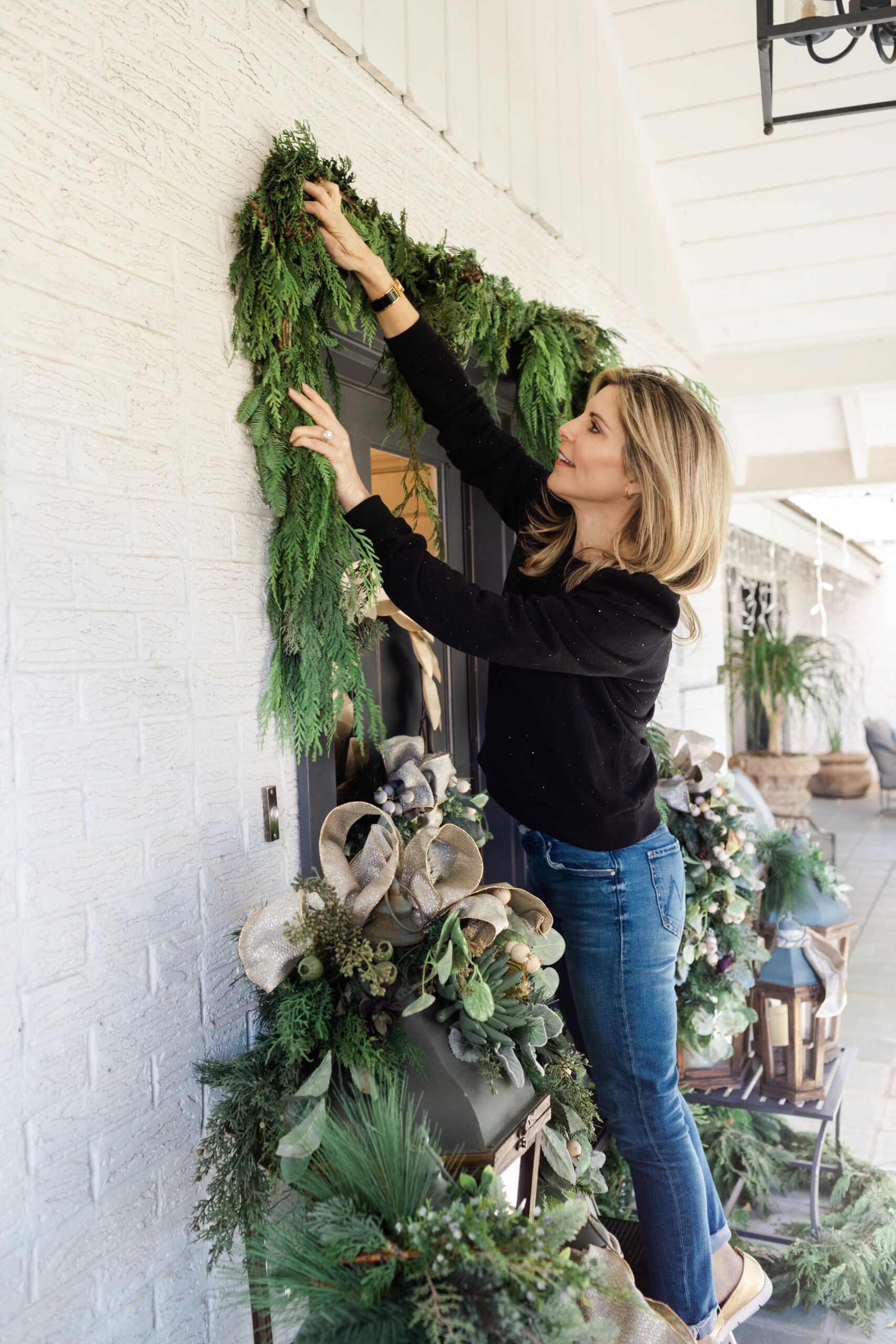 Outdoor Holiday Decor: How to Add Cheer Outside - to have + to host