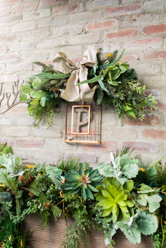 outdoor holiday decor