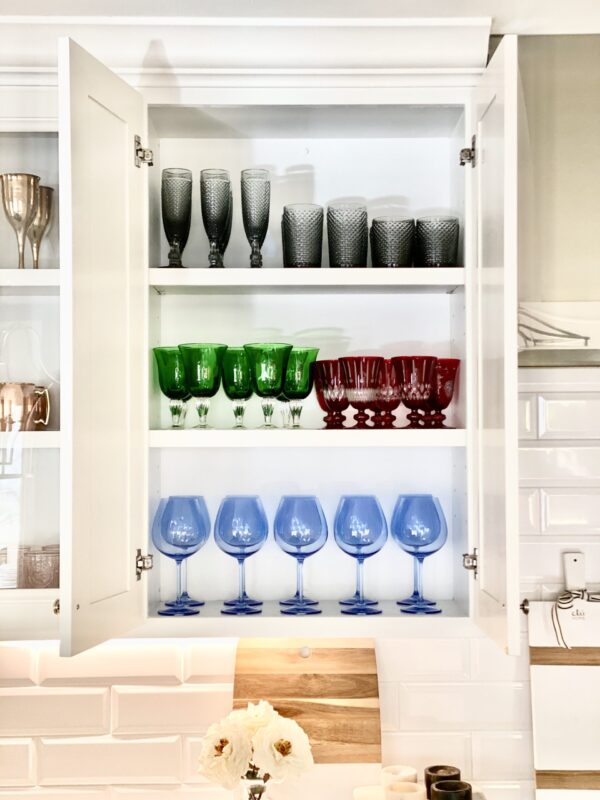 How to Optimize Table Decor Organization to have + to host