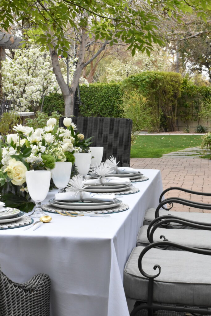 How to Dress up a Backyard Patio Table - to have + to host